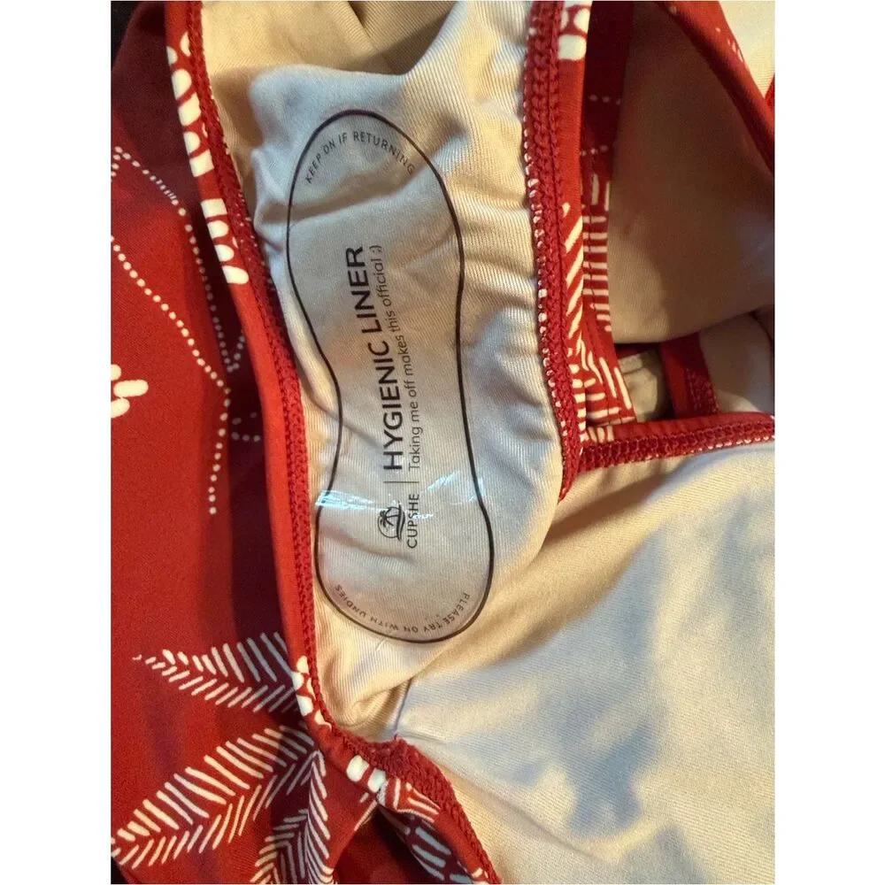 Cupshe One Piece Swimwear(Size Small)